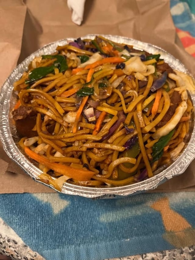 Chick'n Lo Mein.